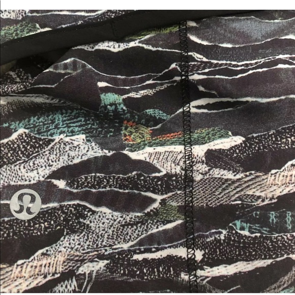 Lululemon Run Speed Up Short Mini Sweater Size 4 - Picture 7 of 7